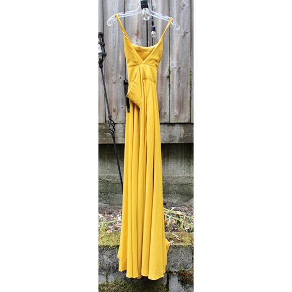 New w/Tags - Lulu’s Dreamy Romance Backless Maxi Dress in Mustard, size XL - Picture 9 of 13